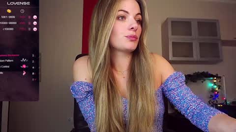Snapshot of hi_bye_ chatting on 10, 1, 2025 Lina online show from 10, 1, 2025