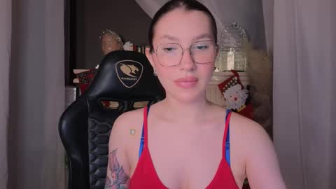 Evangelina or Evie online show from 18, 12, 2025