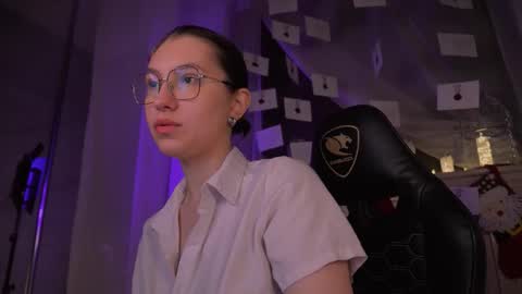 Evangelina or Evie online show from 21, 12, 2025