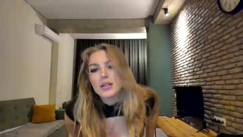 Snapshot of hi_lina chatting on 5, 7, 2026 Hi lina online show from 5, 7, 2026