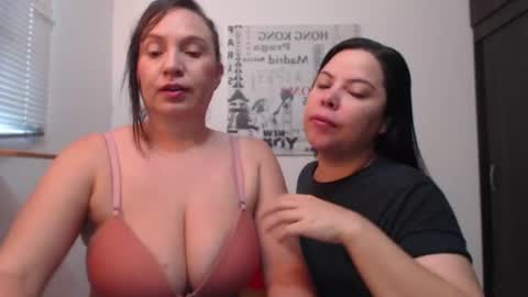 Snapshot of hidden_tinna chatting on 13, 7, 2026 Tinna online show from 13, 7, 2026