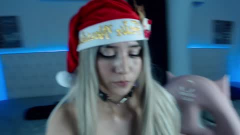 hikari_kagura online show from 21, 12, 2024
