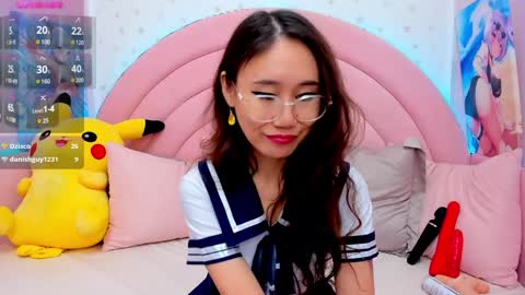 Snapshot of hikori_ chatting on 4, 12, 2024 Hikori online show from 4, 12, 2024