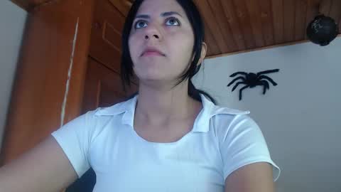 hilaril18 online show from 30, 10, 2025