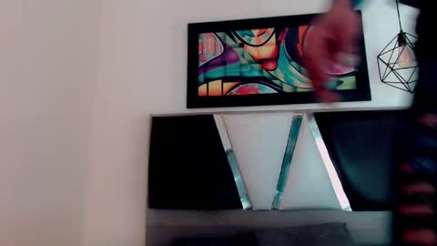 Hilary Avilan online show from 13, 2, 2026