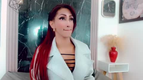 Hilary Avilan online show from 13, 6, 2026