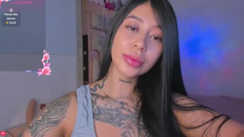 Snapshot of hilary_jones_22 chatting on 23, 3, 2026 LUNA new account FOLLOW ME online show from 23, 3, 2026