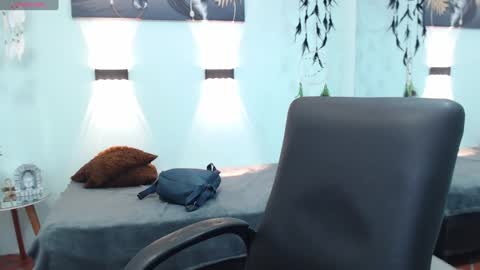Snapshot of hilaryclowerx chatting on 18, 1, 2025 H I L A R Y online show from 18, 1, 2025