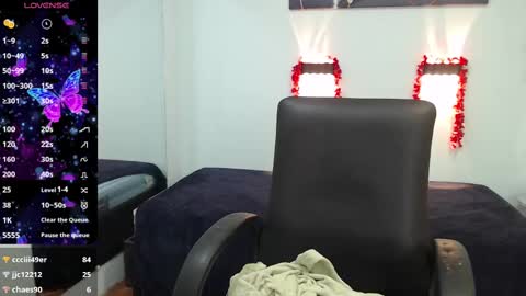 Snapshot of hilaryclowerx chatting on 8, 3, 2025 H I L A R Y online show from 8, 3, 2025