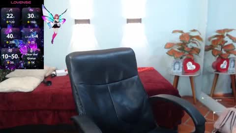 Snapshot of hilaryclowerx chatting on 5, 10, 2025 H I L A R Y online show from 5, 10, 2025