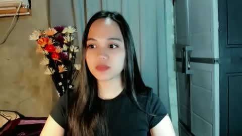 Snapshot of hilarymolly chatting on 7, 4, 2026 hilarymolly online show from 7, 4, 2026