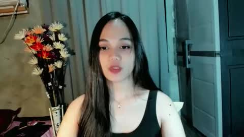 Snapshot of hilarymolly chatting on 16, 4, 2026 hilarymolly online show from 16, 4, 2026