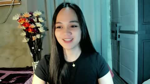 Snapshot of hilarymolly chatting on 22, 4, 2026 hilarymolly online show from 22, 4, 2026