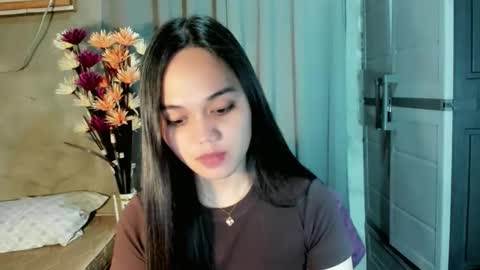 Snapshot of hilarymolly chatting on 30, 4, 2026 hilarymolly online show from 30, 4, 2026