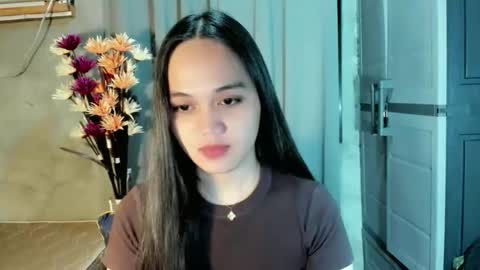 Snapshot of hilarymolly chatting on 6, 5, 2026 hilarymolly online show from 6, 5, 2026