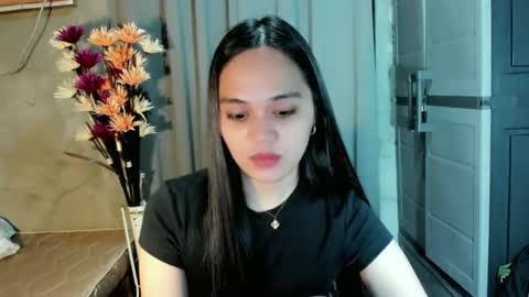 Snapshot of hilarymolly chatting on 7, 5, 2026 hilarymolly online show from 7, 5, 2026