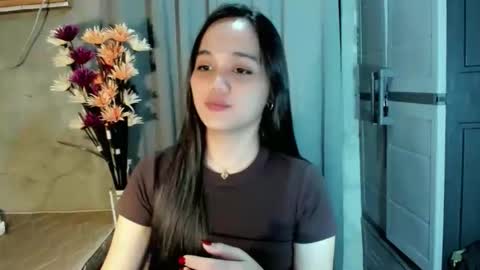 Snapshot of hilarymolly chatting on 8, 5, 2026 hilarymolly online show from 8, 5, 2026