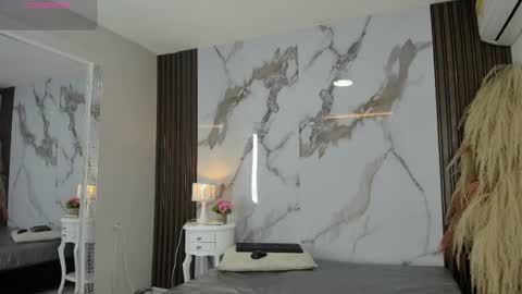 Hilary Thomsom online show from 8, 3, 2026