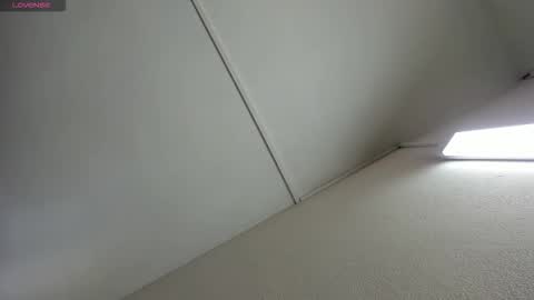 Hilary Thomsom online show from 17, 3, 2026