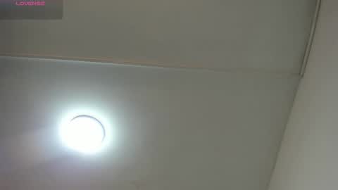 Hilary Thomsom online show from 23, 3, 2026