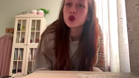 Snapshot of hildredmabray chatting on 6, 11, 2025 Hi Im Elizabeth online show from 6, 11, 2025