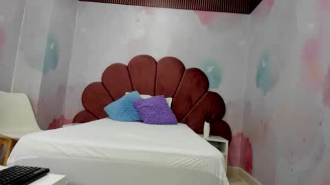 Snapshot of hillary_bigbutt chatting on 15, 3, 2026 Hillary online show from 15, 3, 2026