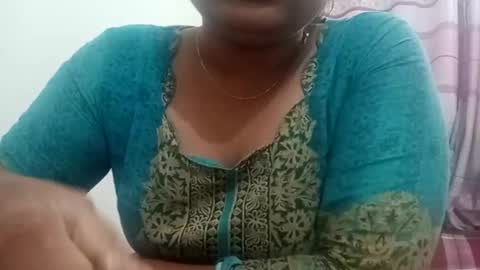 himuhimu22 online show from 10, 10, 2025