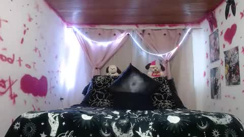 Snapshot of hinasha chatting on 4, 2, 2026 Angel online show from 4, 2, 2026