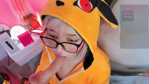Snapshot of hinata_dolly chatting on 25, 10, 2025 hinata_dolly online show from 25, 10, 2025