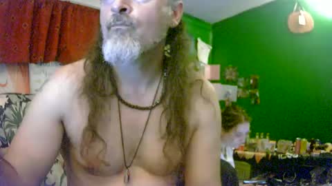 Snapshot of hippiedad333 chatting on 7, 7, 2026 hippiedad333 online show from 7, 7, 2026