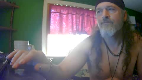 Snapshot of hippiedad333 chatting on 13, 7, 2026 hippiedad333 online show from 13, 7, 2026