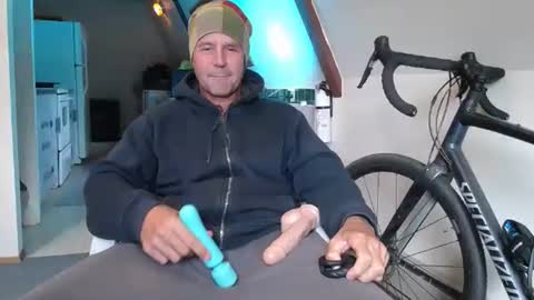 Snapshot of hippiezen chatting on 16, 2, 2026 Hippie Jijm online show from 16, 2, 2026