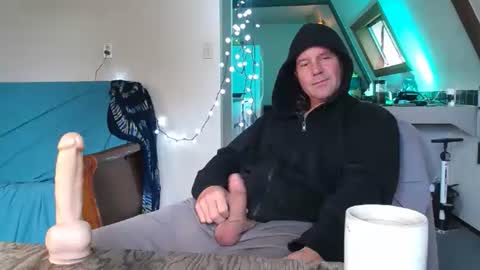 Snapshot of hippiezen chatting on 8, 3, 2026 Hippie Jijm online show from 8, 3, 2026