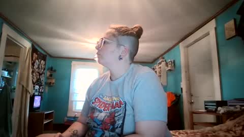 Bella online show from 5, 10, 2025