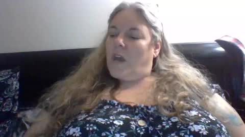 Snapshot of hippysnewhere chatting on 14, 7, 2026 hippysnewhere online show from 14, 7, 2026
