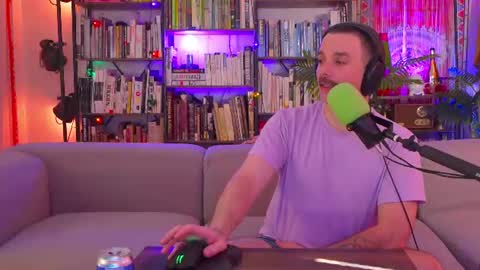 Snapshot of hipstertrashdumpsterfire chatting on 25, 6, 2026 HipsterTrash Clark one half of Task Manager online show from 25, 6, 2026