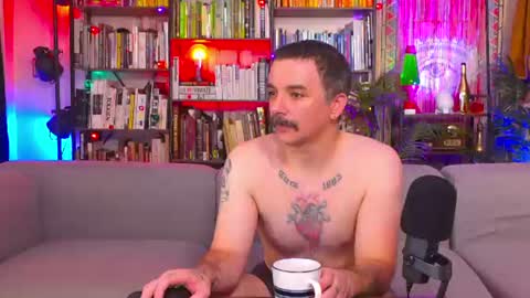 Snapshot of hipstertrashdumpsterfire chatting on 21, 7, 2026 HipsterTrash Clark one half of Task Manager online show from 21, 7, 2026