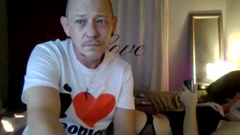 hisjourneyxoxo online show from 24, 1, 2025