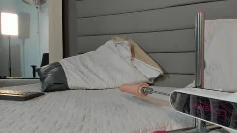 Snapshot of hisoka_0 chatting on 9, 9, 2025 Hisoka online show from 9, 9, 2025