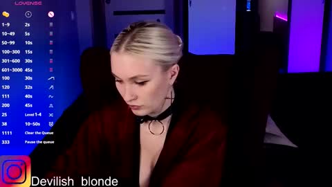 Snapshot of hitchcocianblonde_ chatting on 5, 3, 2026 Mary online show from 5, 3, 2026