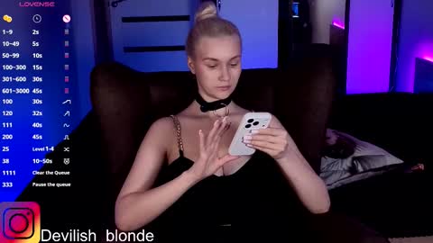 Snapshot of hitchcocianblonde_ chatting on 24, 3, 2026 Mary online show from 24, 3, 2026