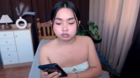 Snapshot of hoellygia chatting on 12, 3, 2026 IM NEW HERE ITS ME GIA online show from 12, 3, 2026