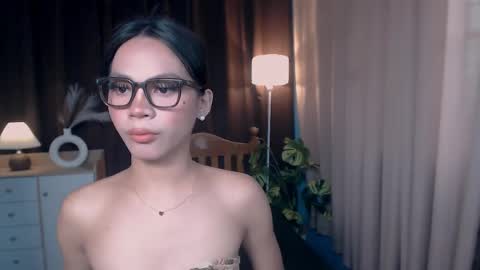 Snapshot of hoellygia chatting on 22, 3, 2026 IM NEW HERE ITS ME GIA online show from 22, 3, 2026