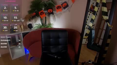 Snapshot of hola_lola1 chatting on 28, 10, 2025 Mary online show from 28, 10, 2025