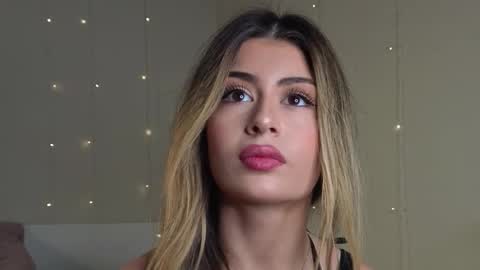 Moni Monica online show from 28, 10, 2025