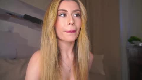 Moni Monica online show from 15, 5, 2026