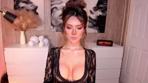 Ms. Laura online show from 19, 6, 2026