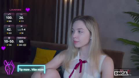 Snapshot of holl1would chatting on 23, 2, 2025 My social media links subscribe to support me online show from 23, 2, 2025