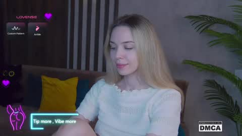 Snapshot of holl1would chatting on 3, 3, 2025 My social media links subscribe to support me online show from 3, 3, 2025