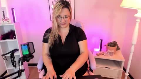 Hollie online show from 14, 3, 2026